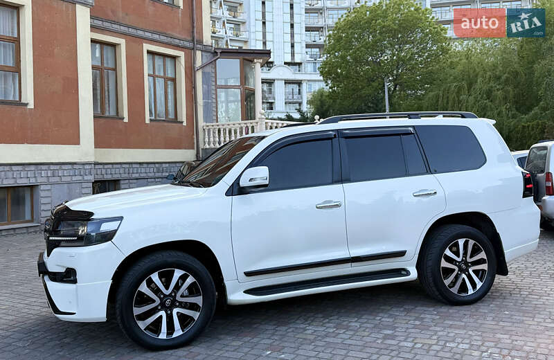 Toyota Land cruiser (2016)