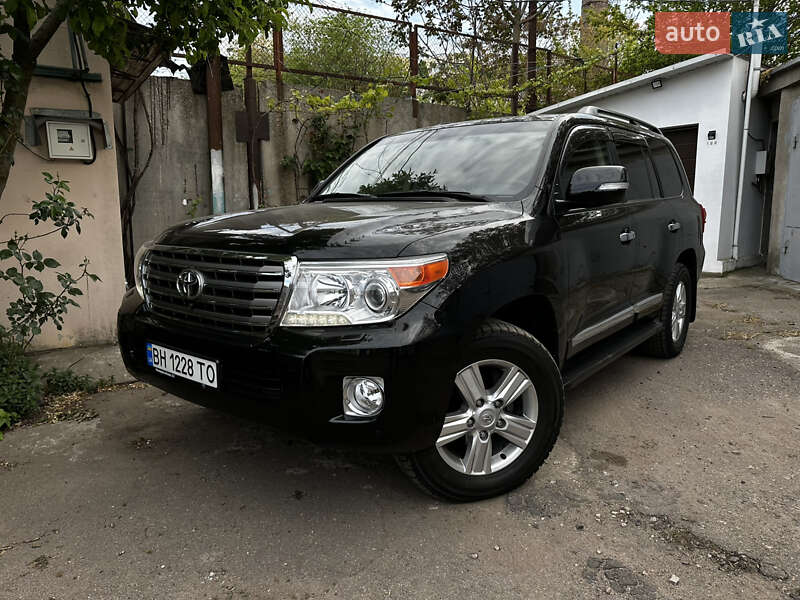 Toyota Land cruiser (2012)
