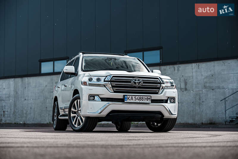 Toyota Land cruiser (2017)
