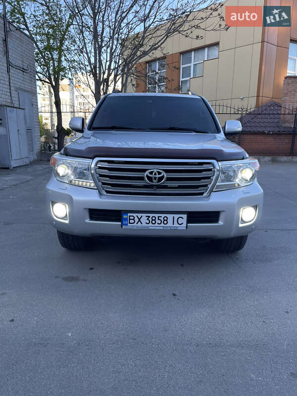 Toyota Land cruiser (2013)