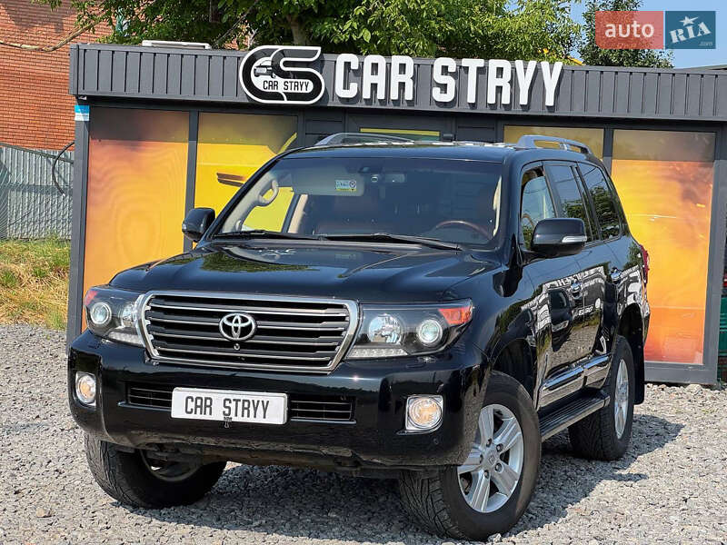 Toyota Land cruiser (2014)
