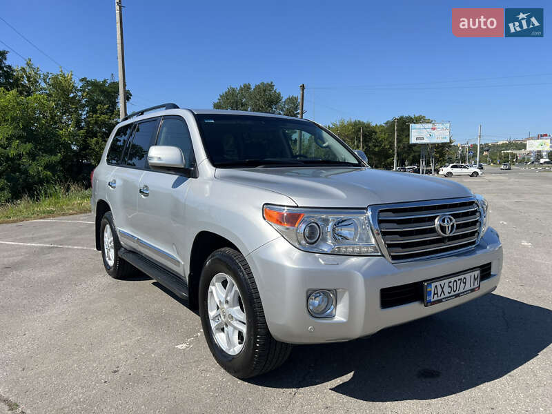Toyota Land cruiser (2014)