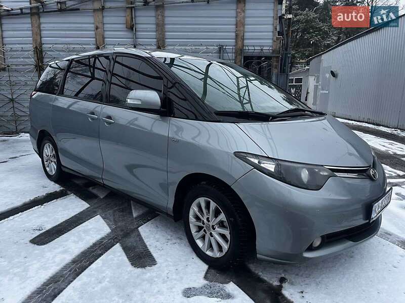 Toyota Previa (2008)