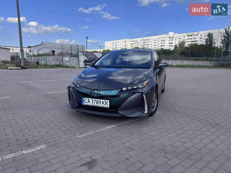 Toyota Prius prime (2016)