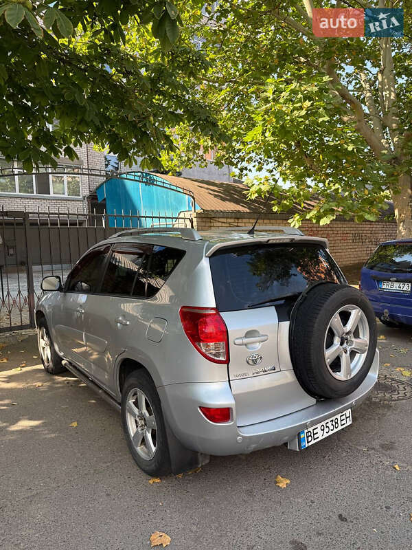Toyota Rav4 (2007)