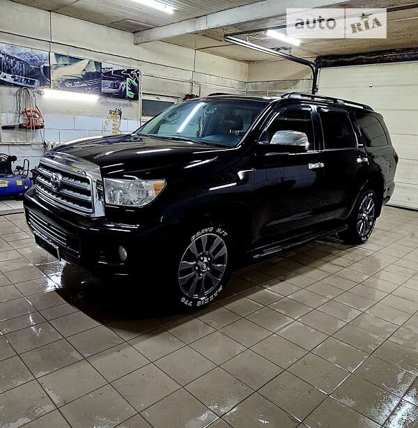 Toyota Sequoia (2008)