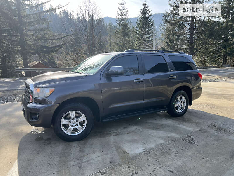 Toyota Sequoia (2014)