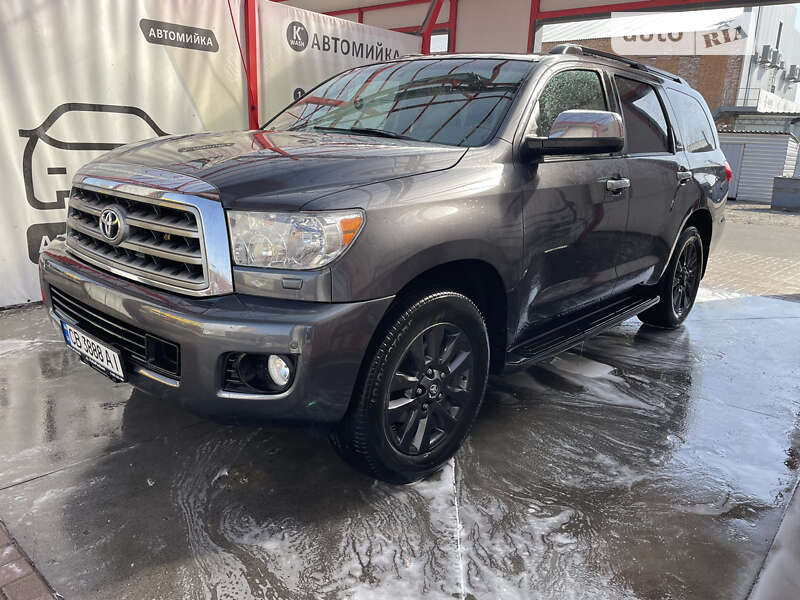 Toyota Sequoia (2012)