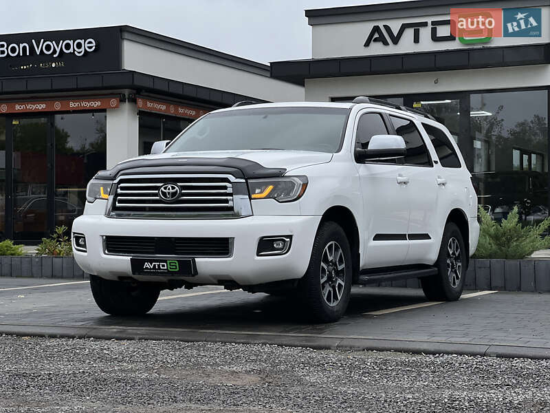 Toyota Sequoia (2016)