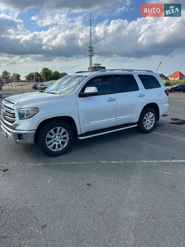 Toyota Sequoia (2018)