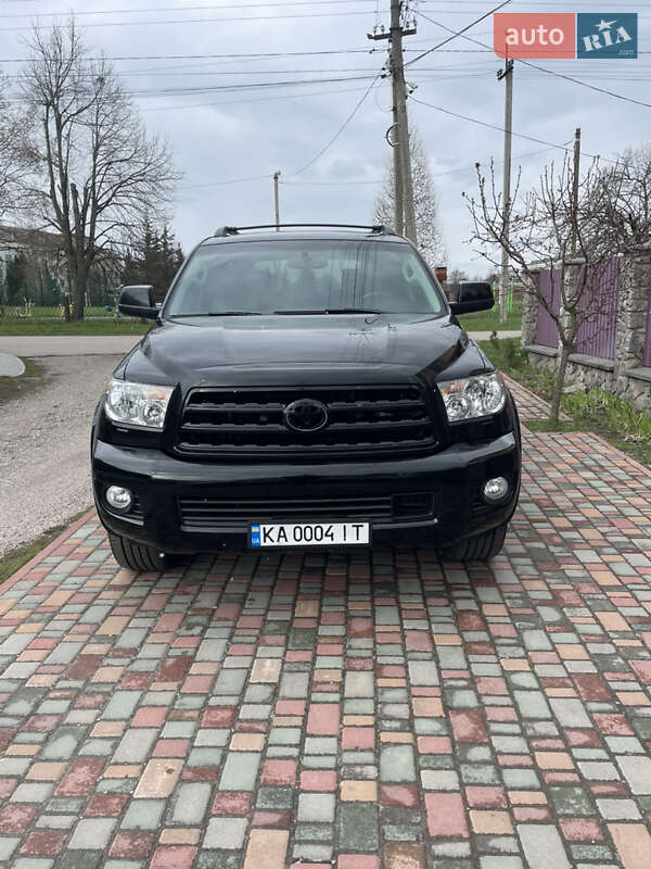 Toyota Sequoia (2010)