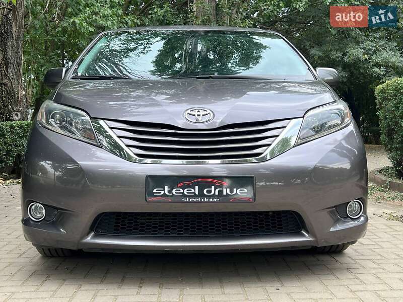 Toyota Sienna (2017)