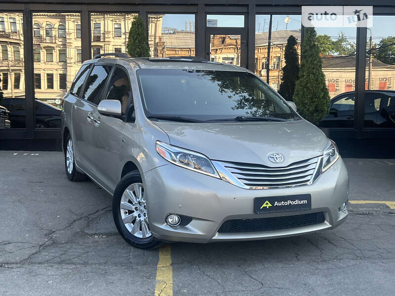 Toyota Sienna (2016)