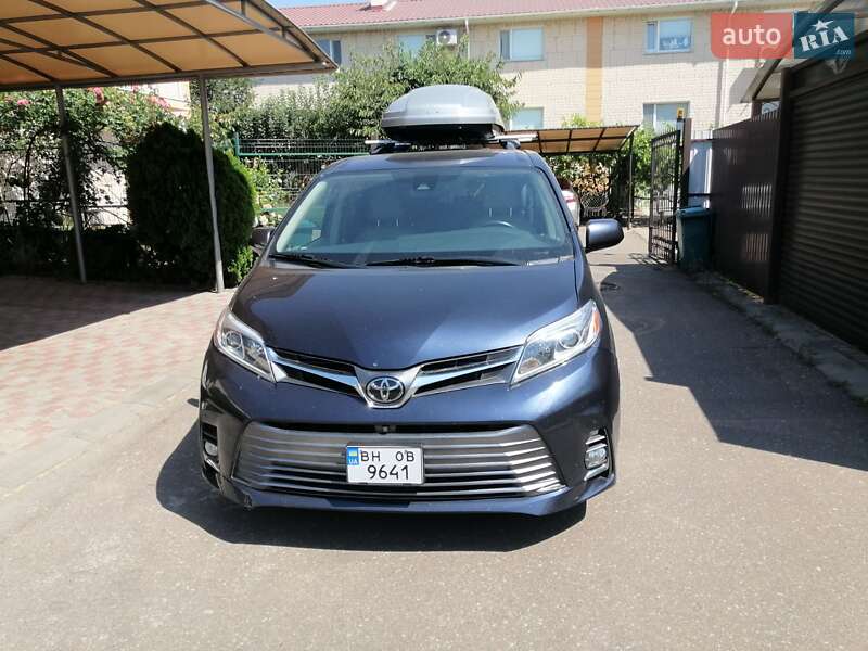 Toyota Sienna (2018)