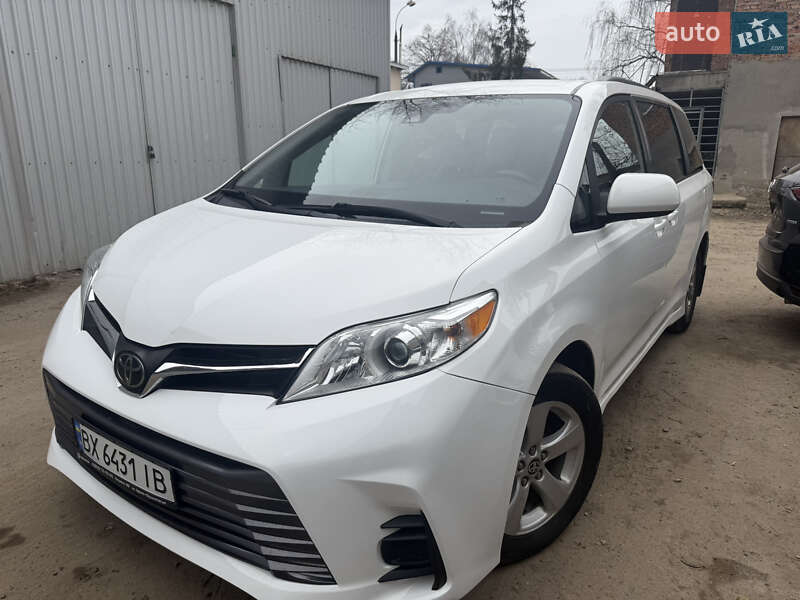 Toyota Sienna (2019)