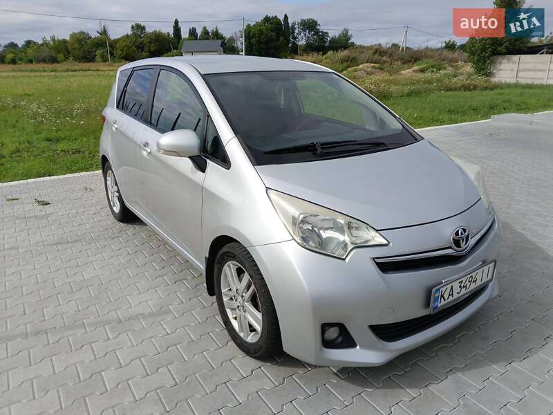 Toyota Verso-s (2011)