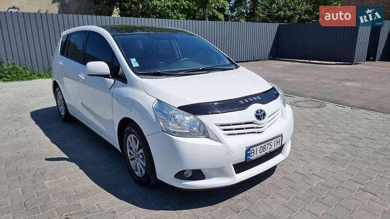 Toyota Verso (2011)