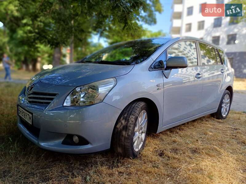 Toyota Verso (2012)