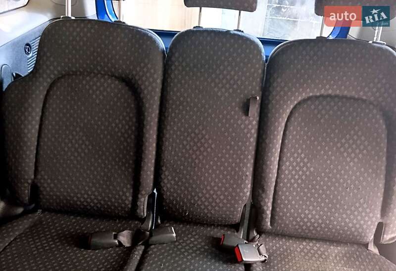 Toyota Yaris verso (2003)