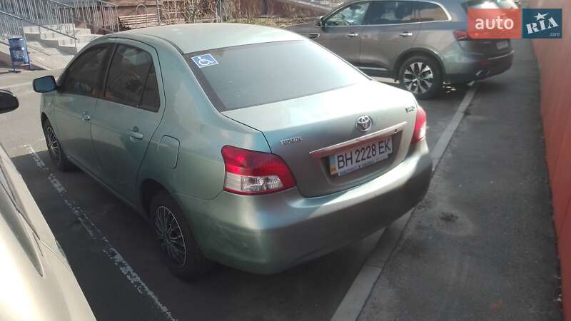 Toyota Yaris (2006)