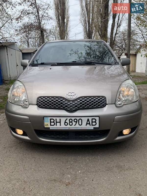 Toyota Yaris (2004)