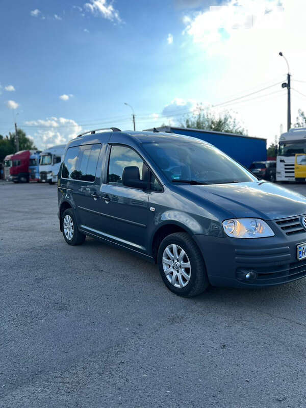 Volkswagen Caddy (2009)