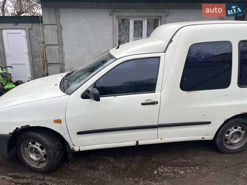 Volkswagen Caddy (2003)