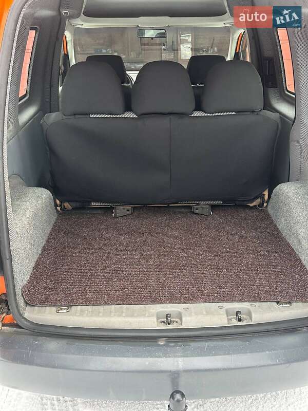 Volkswagen Caddy (2005)