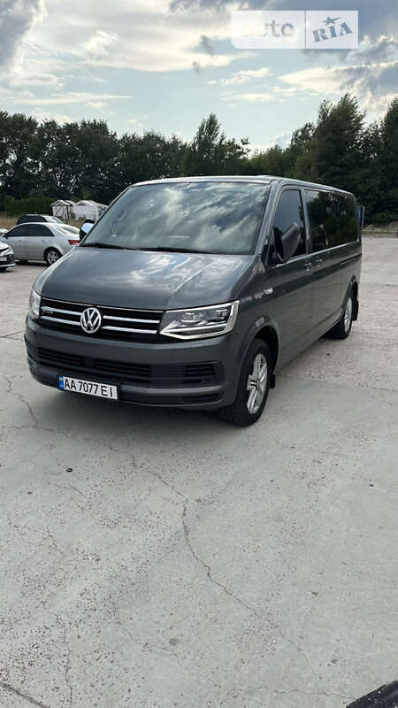 Volkswagen Caravelle (2015)