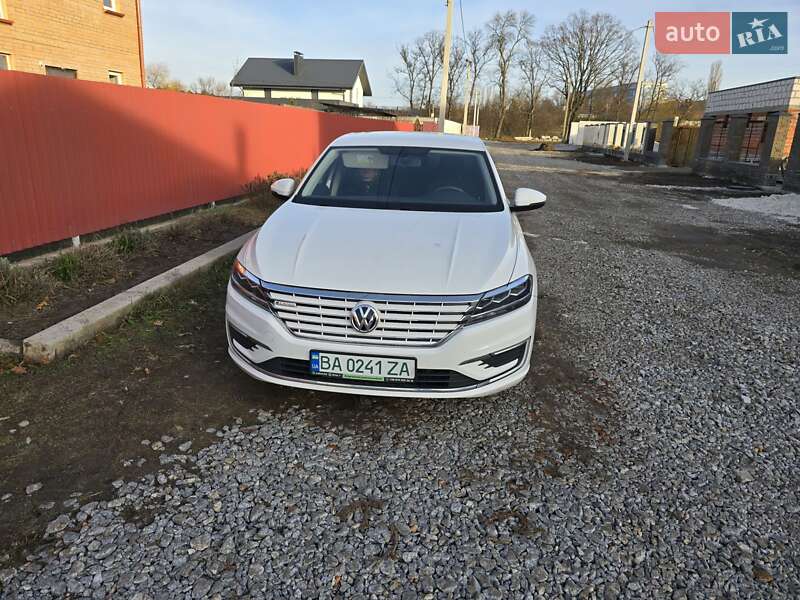 Volkswagen E-lavida (2021)