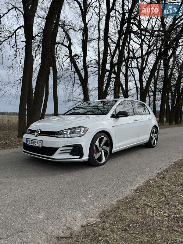 Volkswagen Golf gti (2020)