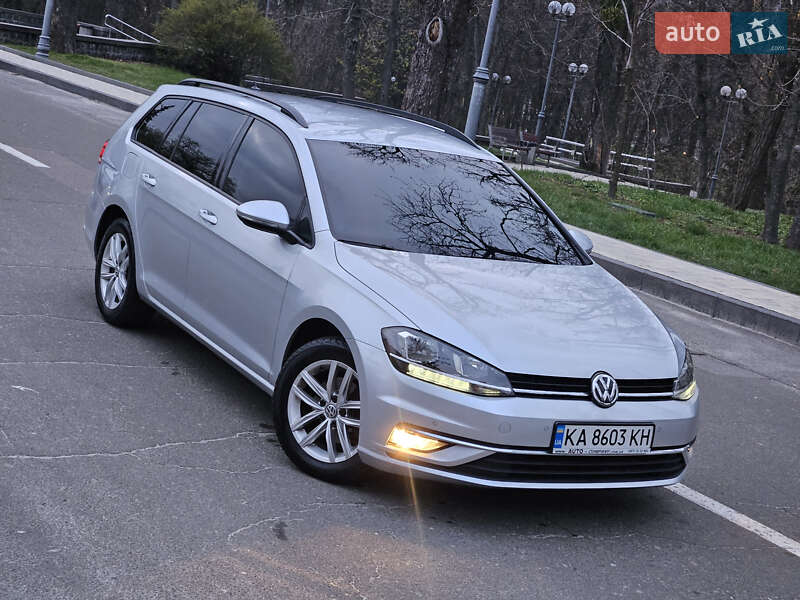 Volkswagen Golf (2020)