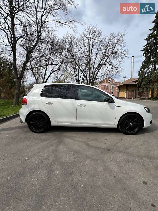 Volkswagen Golf (2011)