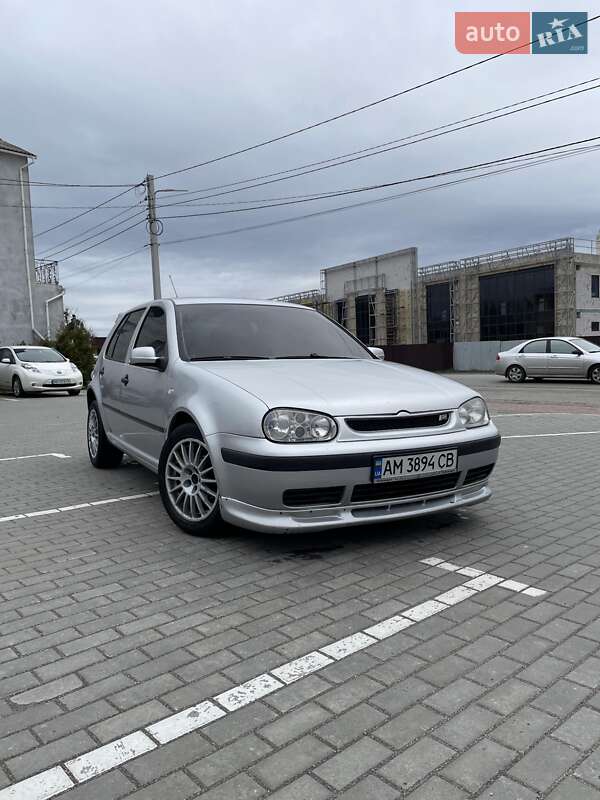 Volkswagen Golf (2002)