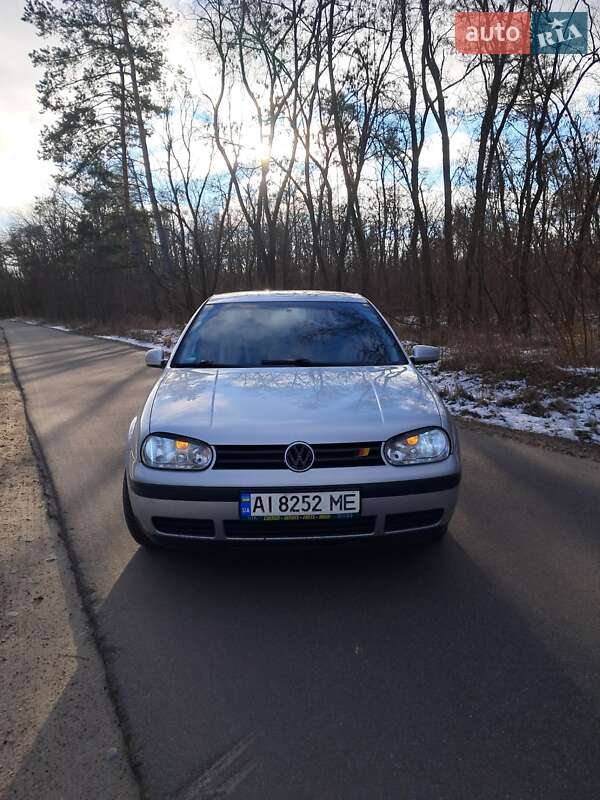 Volkswagen Golf (2002)