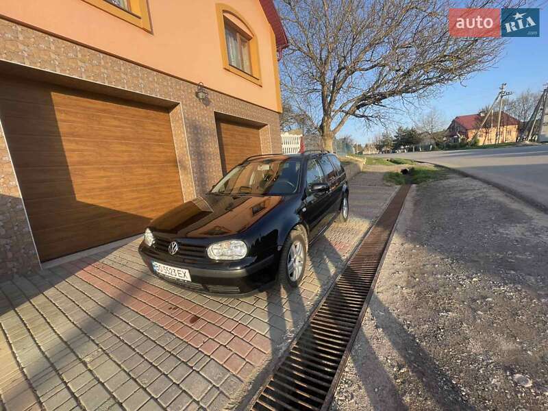 Volkswagen Golf (2002)