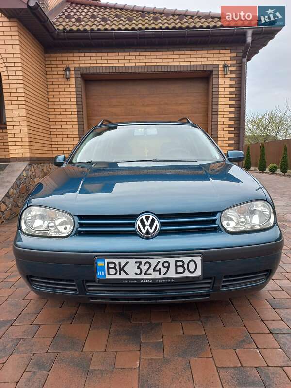 Volkswagen Golf (2003)