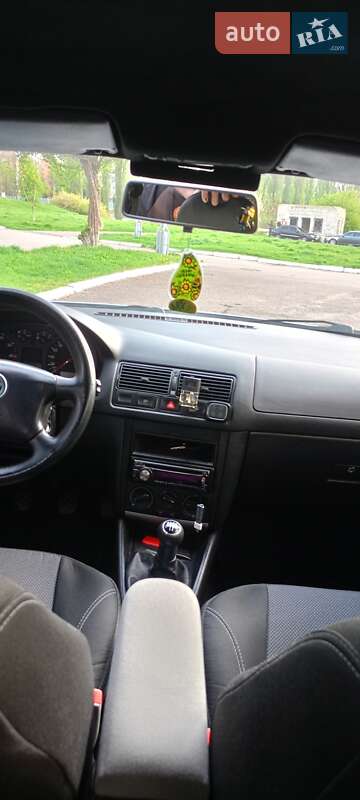 Volkswagen Golf (2001)