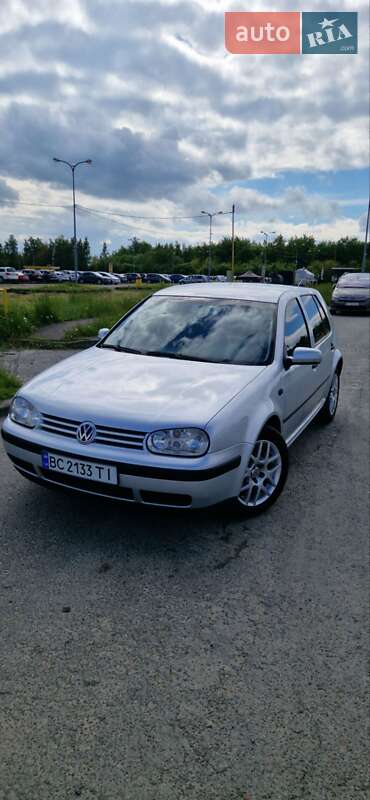 Volkswagen Golf (2002)