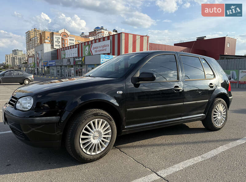 Volkswagen Golf (2002)