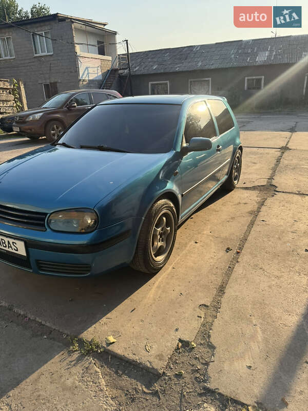 Volkswagen Golf (1999)