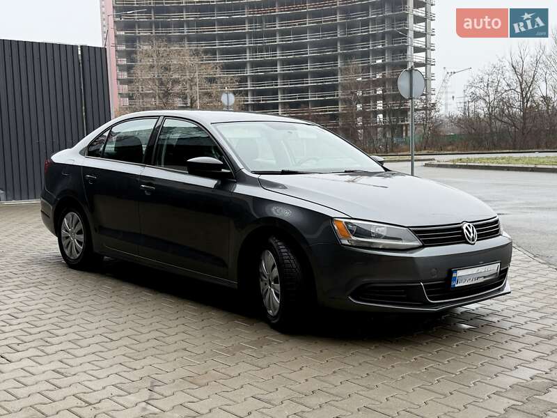 Volkswagen Jetta (2014)