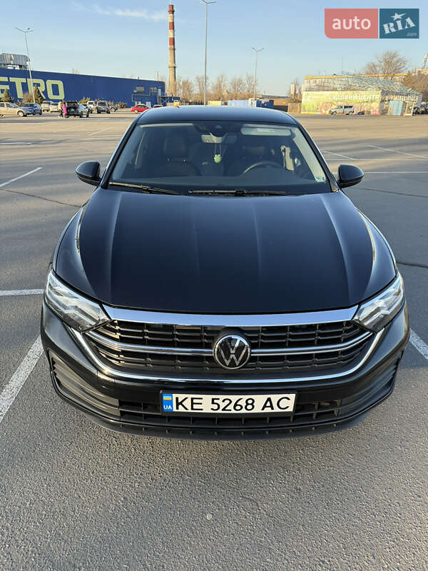 Volkswagen Jetta (2023)