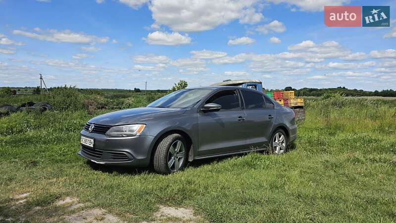 Volkswagen Jetta (2014)