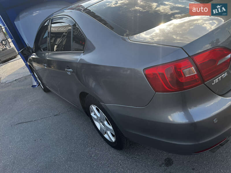 Volkswagen Jetta (2012)