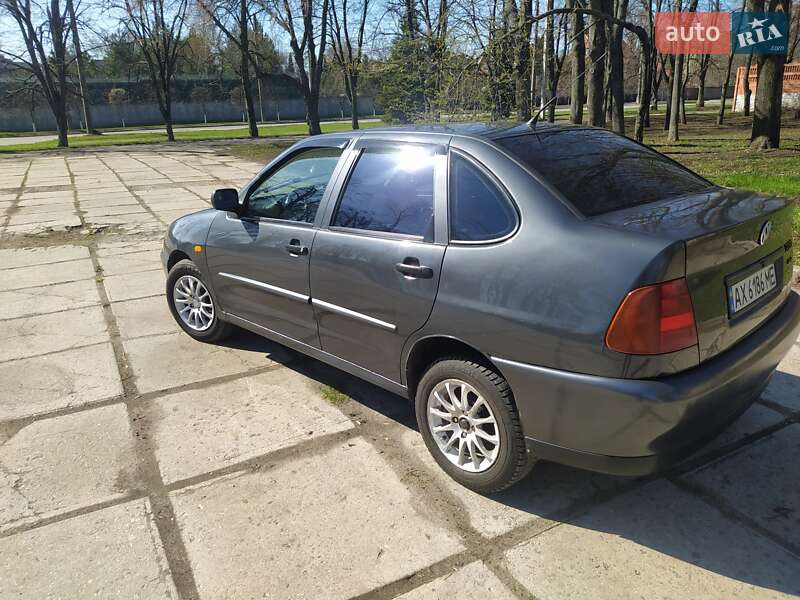 Volkswagen Polo (1998)