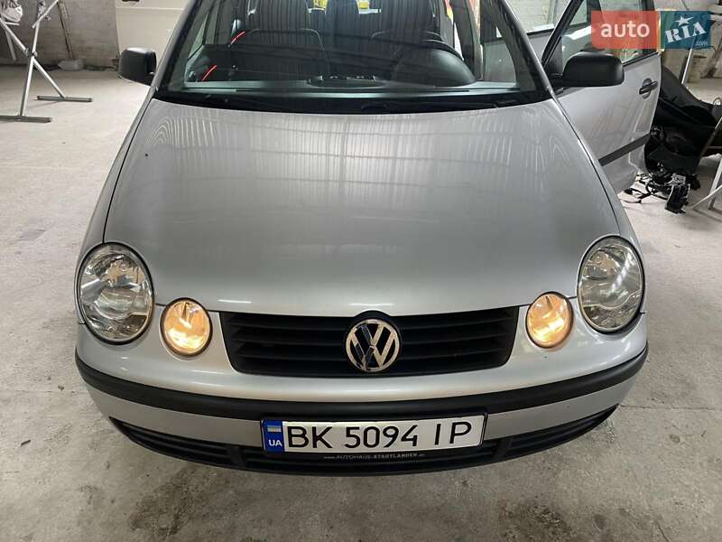 Volkswagen Polo (2004)