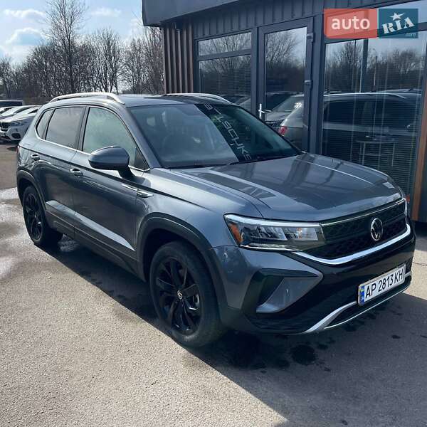 Volkswagen Taos (2022)