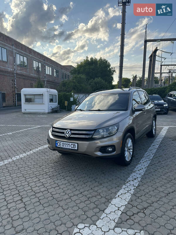 Volkswagen Tiguan (2015)