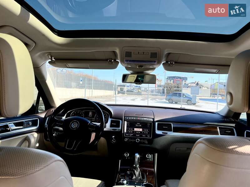 Volkswagen Touareg (2015)